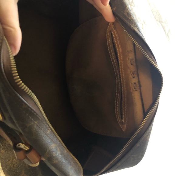 Louis Vuitton Shoulder Bag - Picture 6 of 7